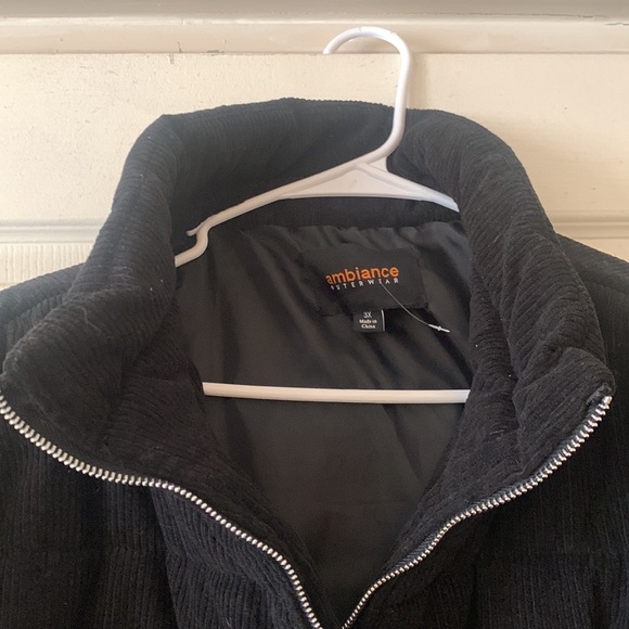 Cropped puffer jacket - Picture 2 of 7